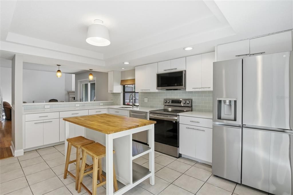 For Sale: $625,000 (2 beds, 2 baths, 1831 Square Feet)