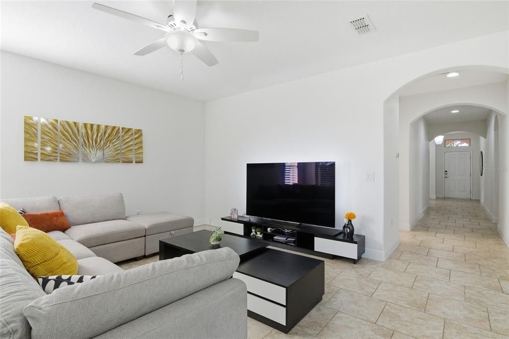 For Rent: $3,500 (4 beds, 3 baths, 2098 Square Feet)