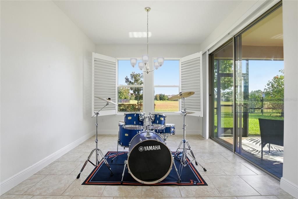 For Rent: $3,500 (4 beds, 3 baths, 2098 Square Feet)