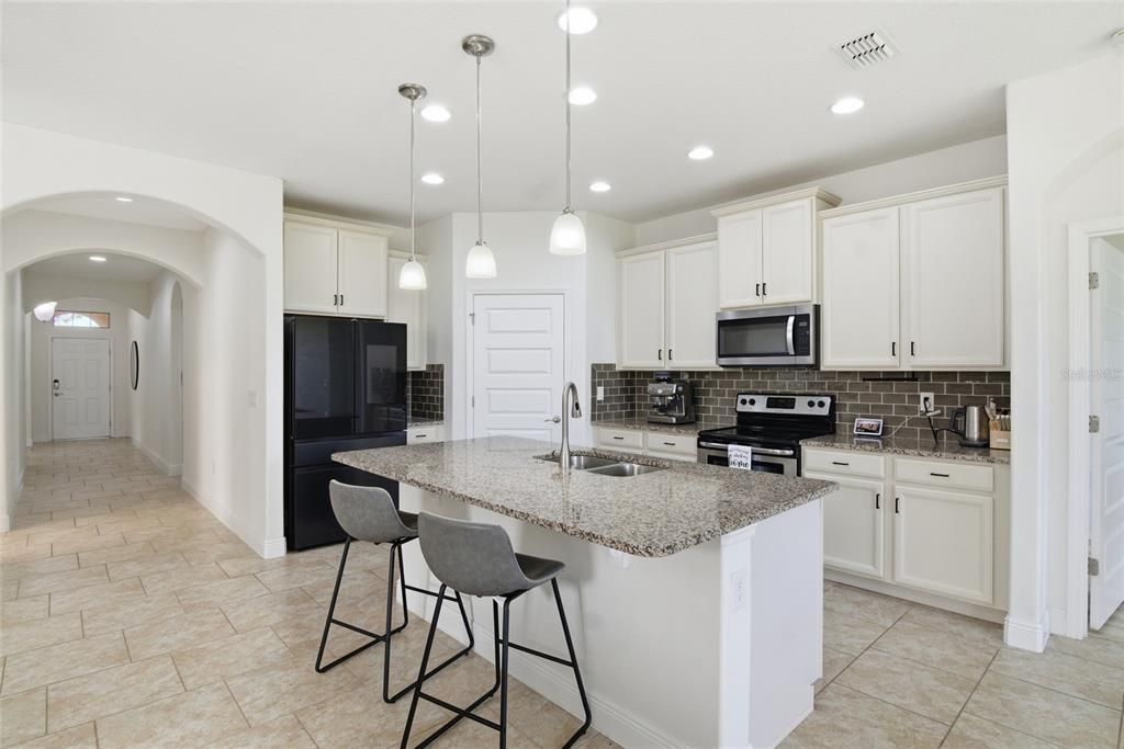 For Rent: $3,500 (4 beds, 3 baths, 2098 Square Feet)