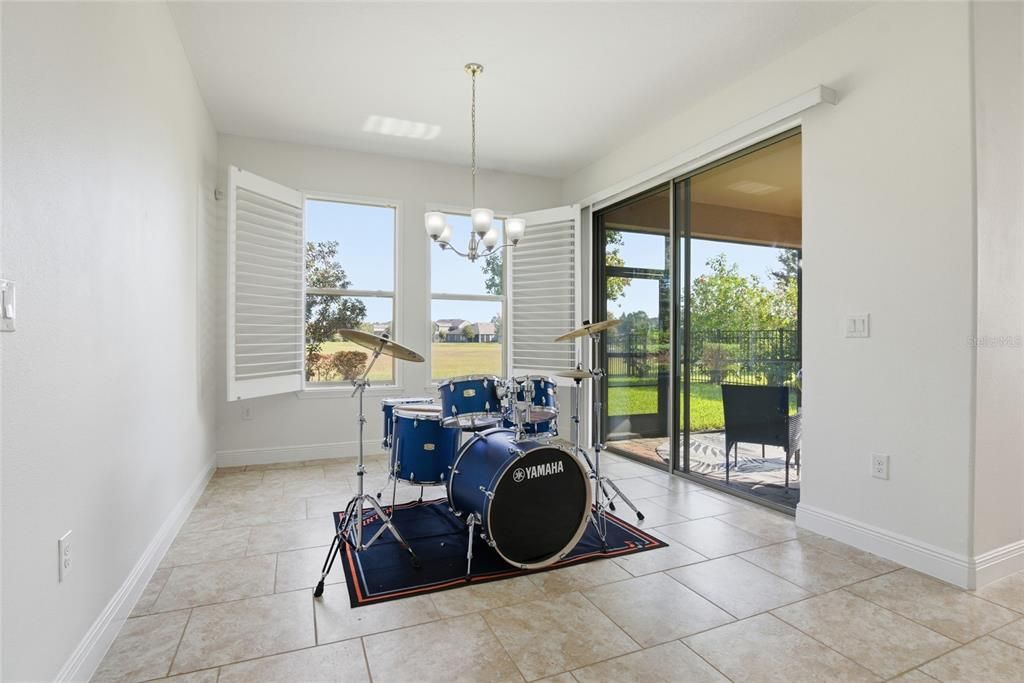 For Rent: $3,500 (4 beds, 3 baths, 2098 Square Feet)