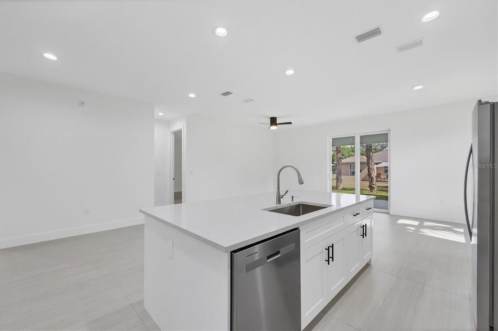 En Venta: $349,900 (3 camas, 2 baños, 1572 Pies cuadrados)