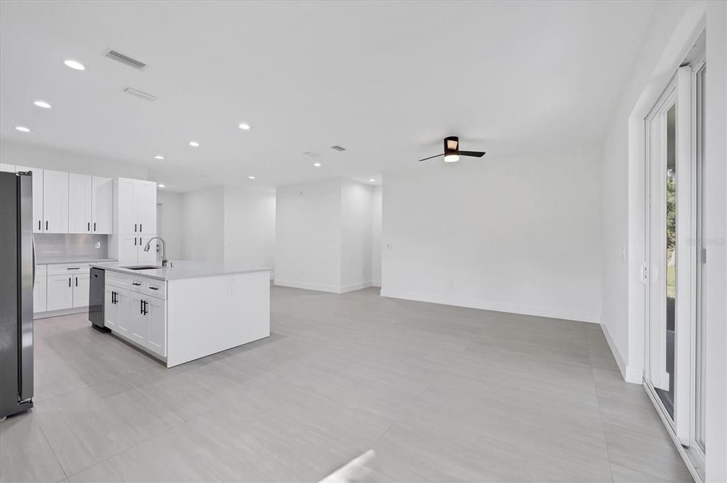 En Venta: $349,900 (3 camas, 2 baños, 1572 Pies cuadrados)