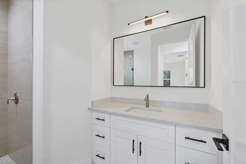 En Venta: $349,900 (3 camas, 2 baños, 1572 Pies cuadrados)