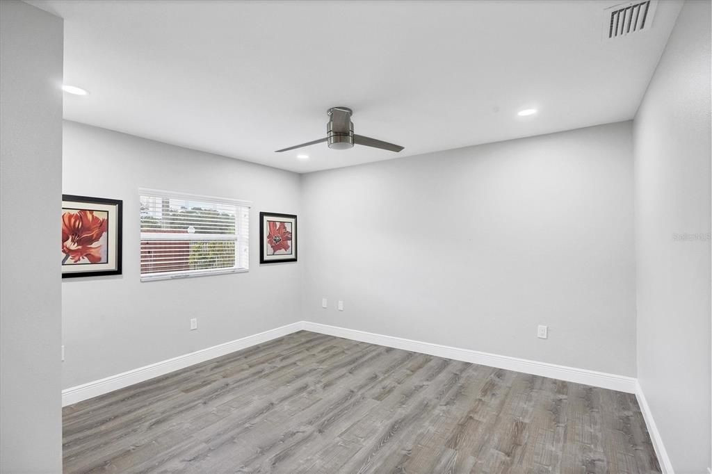 For Rent: $2,950 (4 beds, 2 baths, 2081 Square Feet)