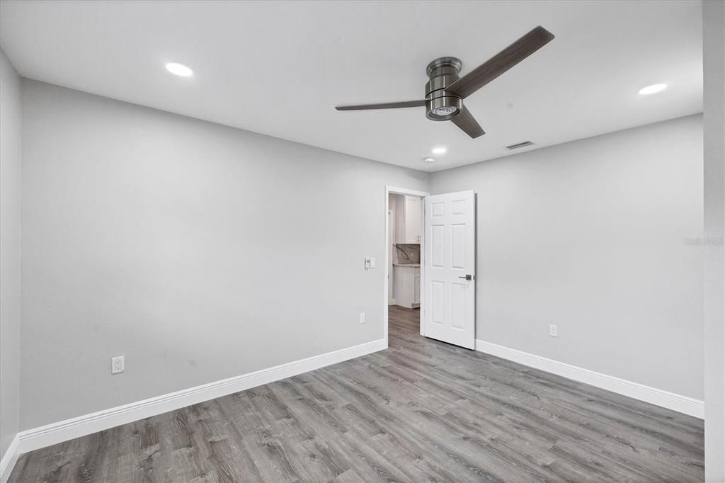 For Rent: $2,950 (4 beds, 2 baths, 2081 Square Feet)