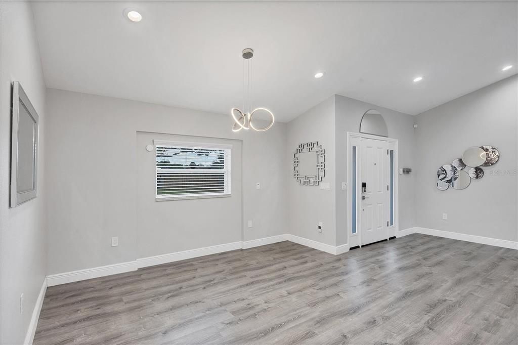 For Rent: $2,950 (4 beds, 2 baths, 2081 Square Feet)