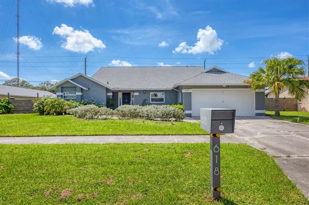 For Rent: $2,950 (4 beds, 2 baths, 2081 Square Feet)