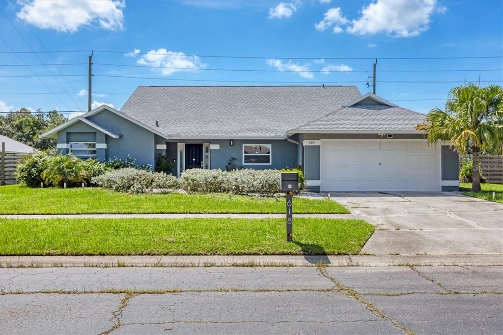 For Rent: $2,950 (4 beds, 2 baths, 2081 Square Feet)