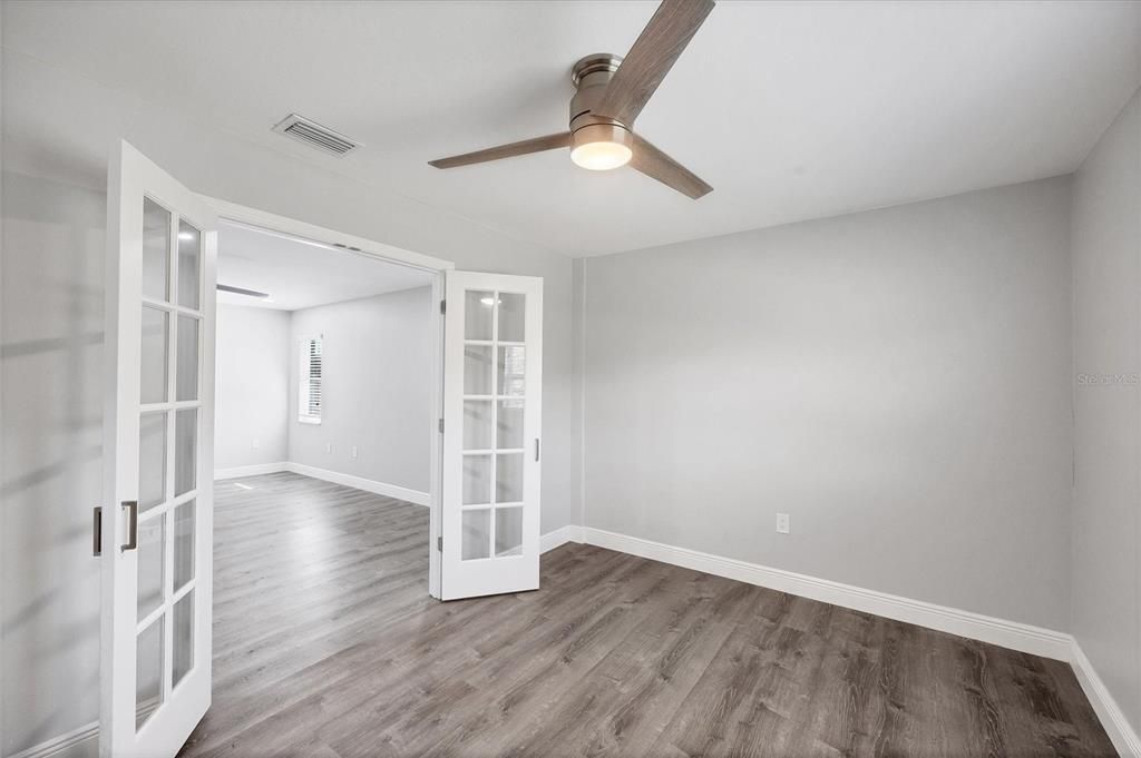 For Rent: $2,950 (4 beds, 2 baths, 2081 Square Feet)