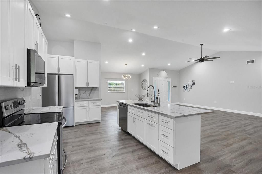 For Rent: $2,950 (4 beds, 2 baths, 2081 Square Feet)