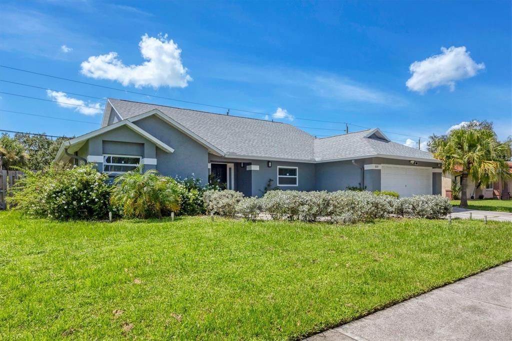 For Rent: $2,950 (4 beds, 2 baths, 2081 Square Feet)