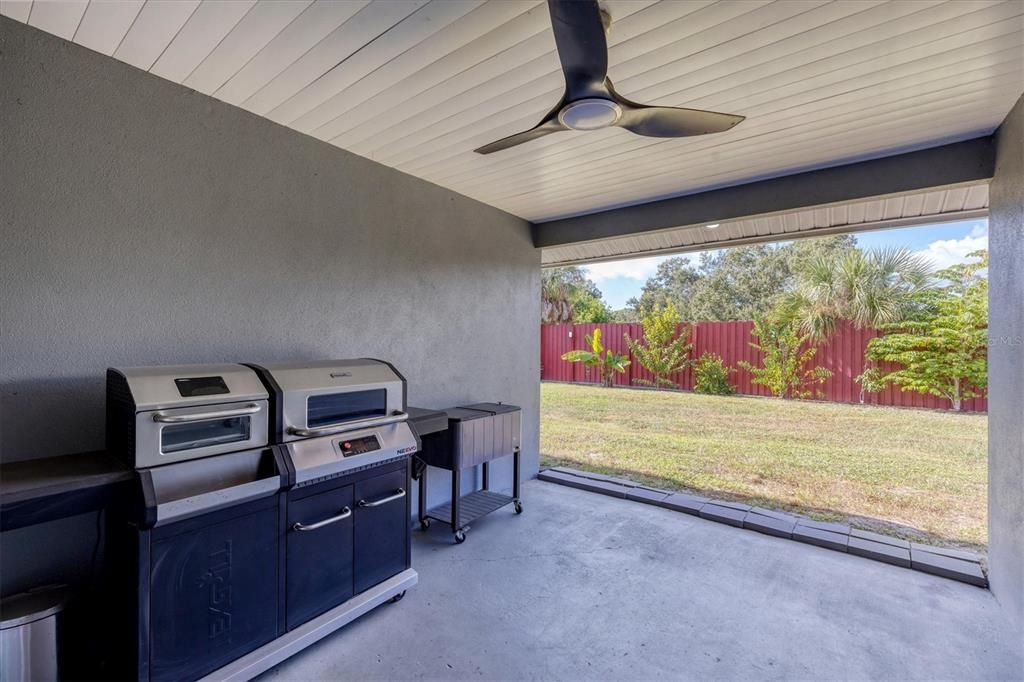 For Rent: $2,950 (4 beds, 2 baths, 2081 Square Feet)