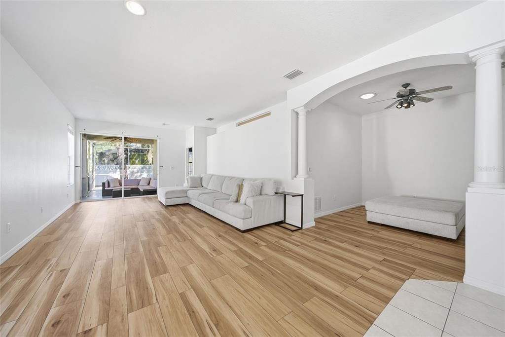 На продажу: $349,000 (2 спален, 2 ванн, 1525 Квадратных фут)