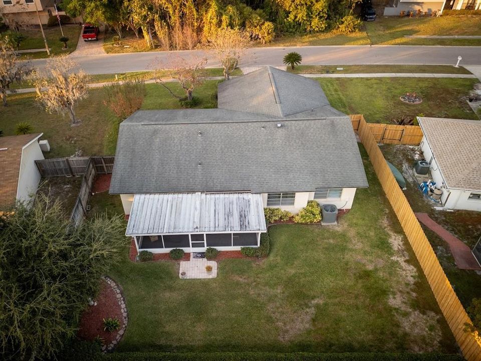 Под контрактом: $424,900 (3 спален, 2 ванн, 1596 Квадратных фут)