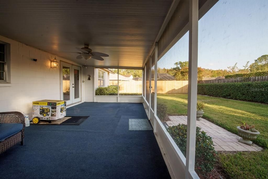 Под контрактом: $424,900 (3 спален, 2 ванн, 1596 Квадратных фут)