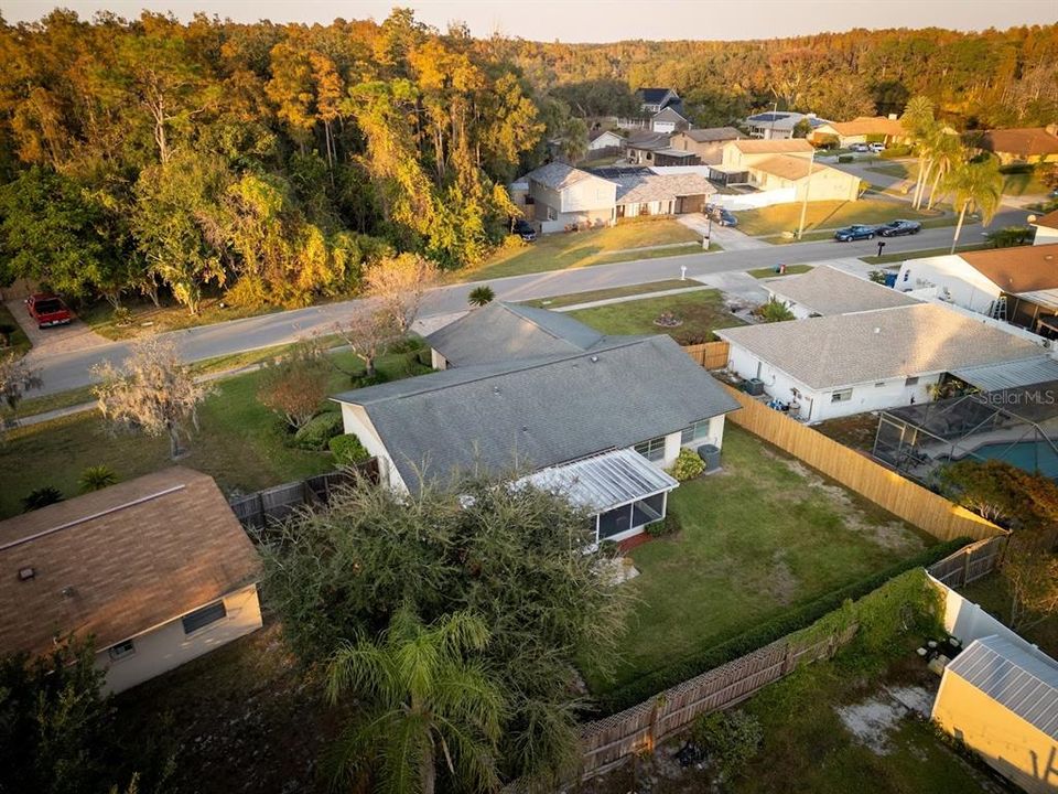 Под контрактом: $424,900 (3 спален, 2 ванн, 1596 Квадратных фут)