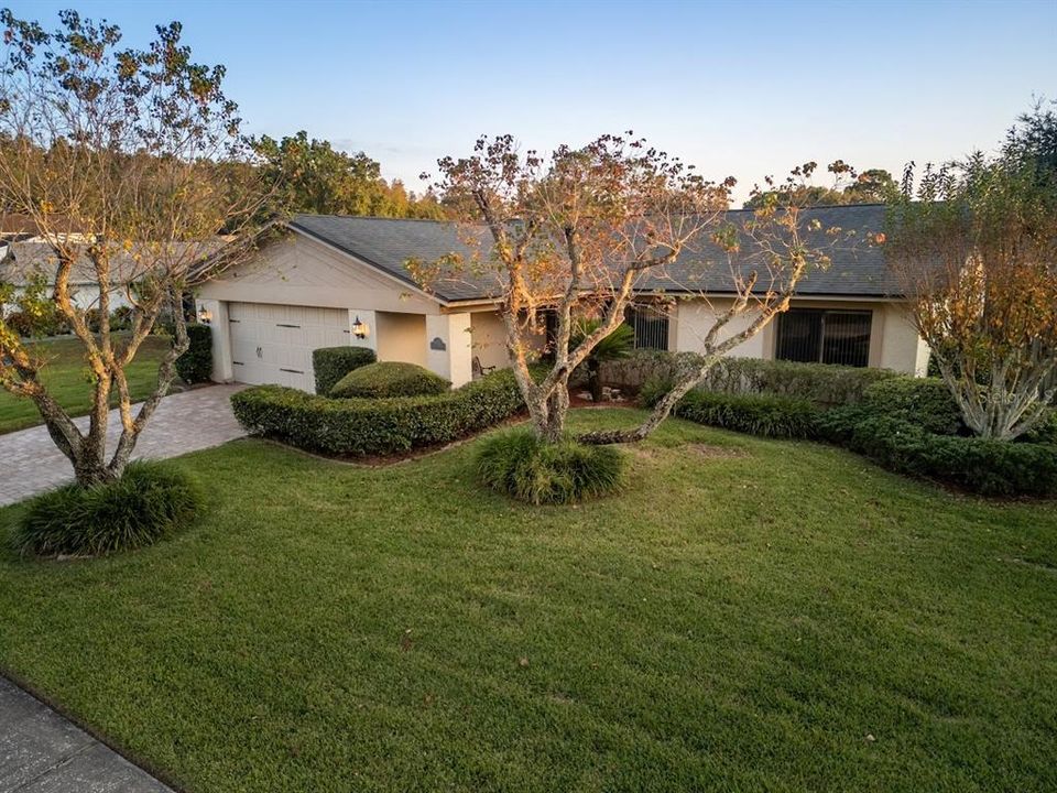 Под контрактом: $424,900 (3 спален, 2 ванн, 1596 Квадратных фут)