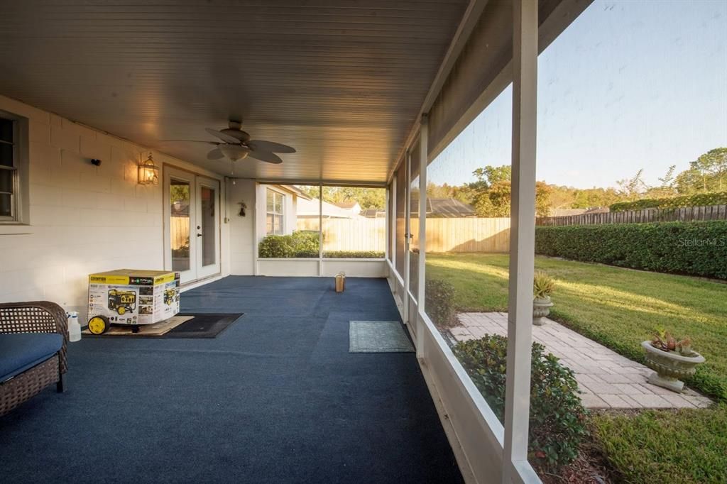 Под контрактом: $424,900 (3 спален, 2 ванн, 1596 Квадратных фут)