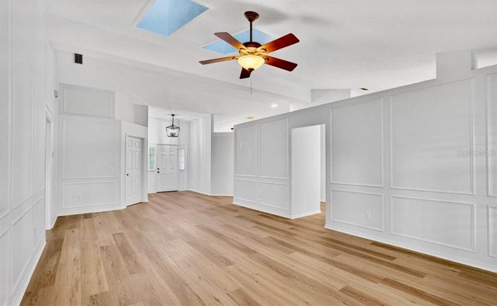 На продажу: $418,500 (3 спален, 2 ванн, 2022 Квадратных фут)