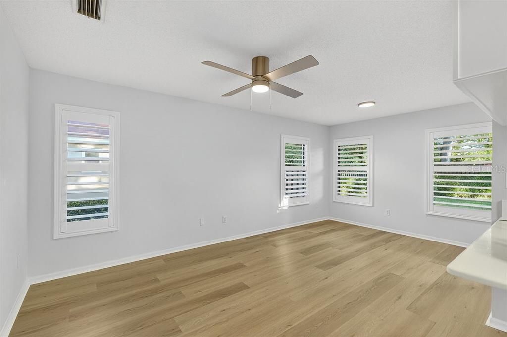 На продажу: $418,500 (3 спален, 2 ванн, 2022 Квадратных фут)