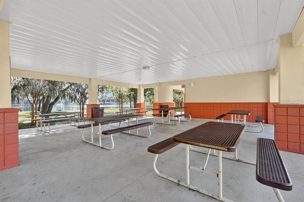 На продажу: $418,500 (3 спален, 2 ванн, 2022 Квадратных фут)