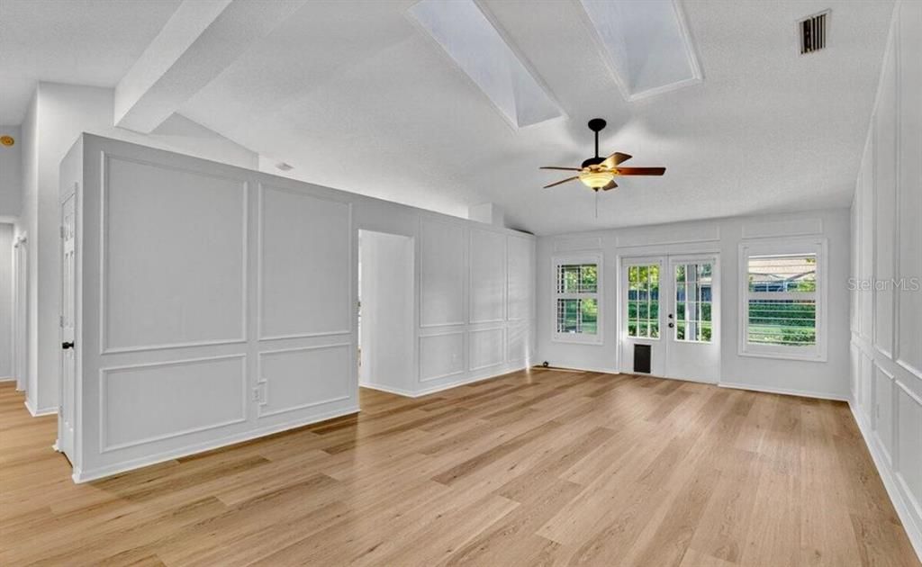 На продажу: $418,500 (3 спален, 2 ванн, 2022 Квадратных фут)