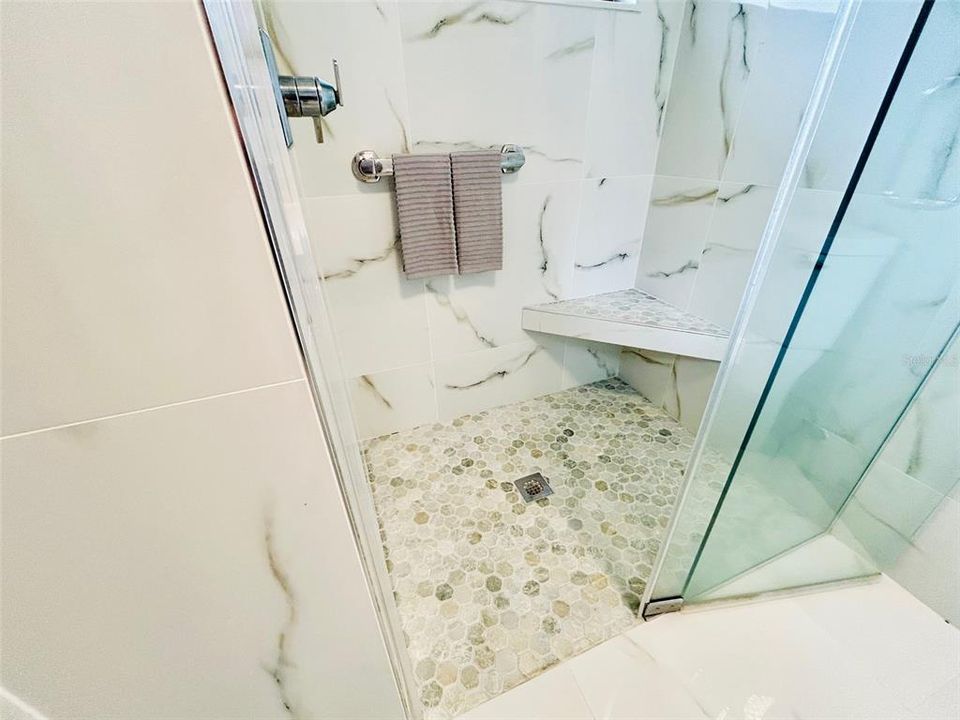 На продажу: $418,500 (3 спален, 2 ванн, 2022 Квадратных фут)