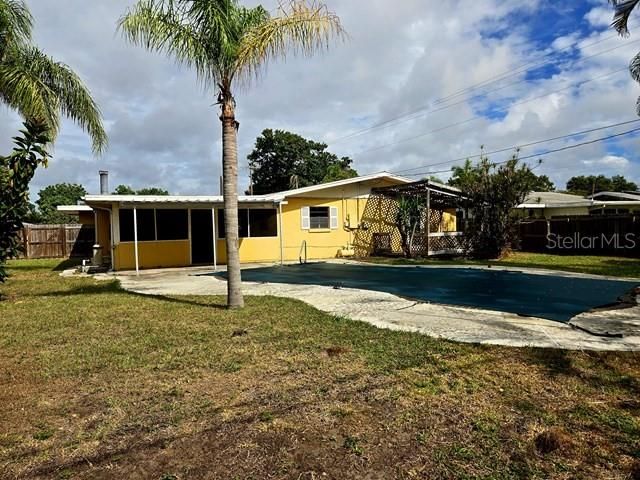 合同活跃: $224,900 (4 贝兹, 2 浴室, 1835 平方英尺)