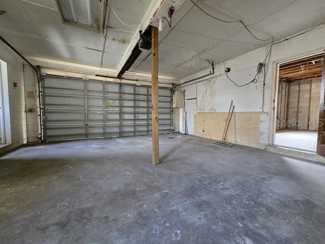 合同活跃: $224,900 (4 贝兹, 2 浴室, 1835 平方英尺)