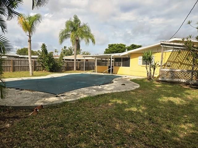 合同活跃: $224,900 (4 贝兹, 2 浴室, 1835 平方英尺)