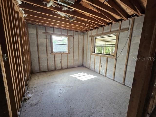 合同活跃: $224,900 (4 贝兹, 2 浴室, 1835 平方英尺)