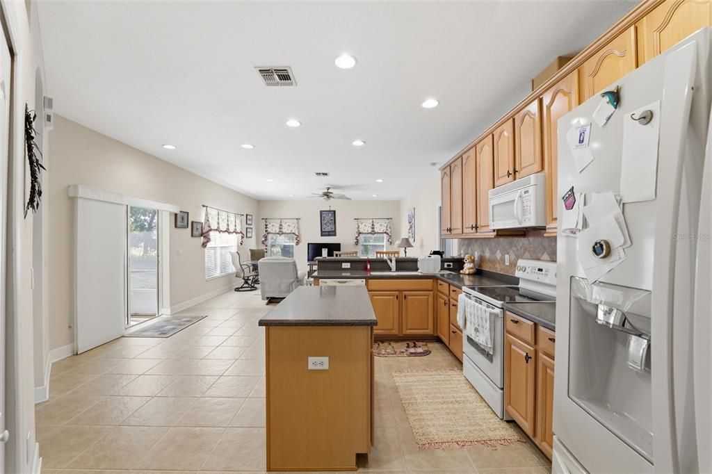 For Sale: $310,000 (3 beds, 2 baths, 2026 Square Feet)