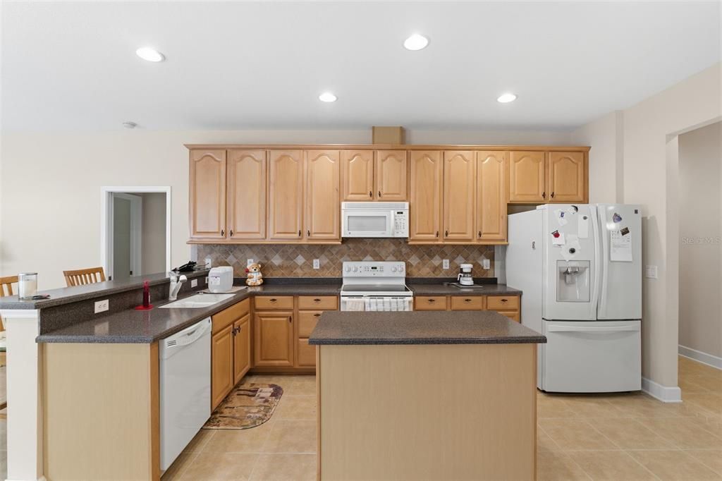 For Sale: $310,000 (3 beds, 2 baths, 2026 Square Feet)