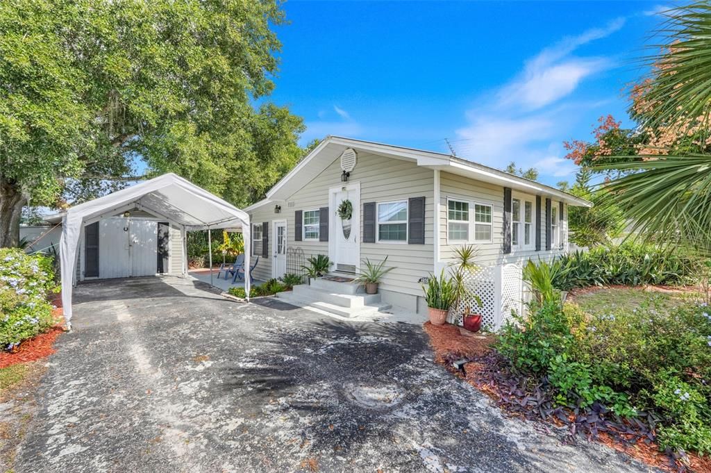 Под контрактом: $179,000 (1 спален, 1 ванн, 732 Квадратных фут)