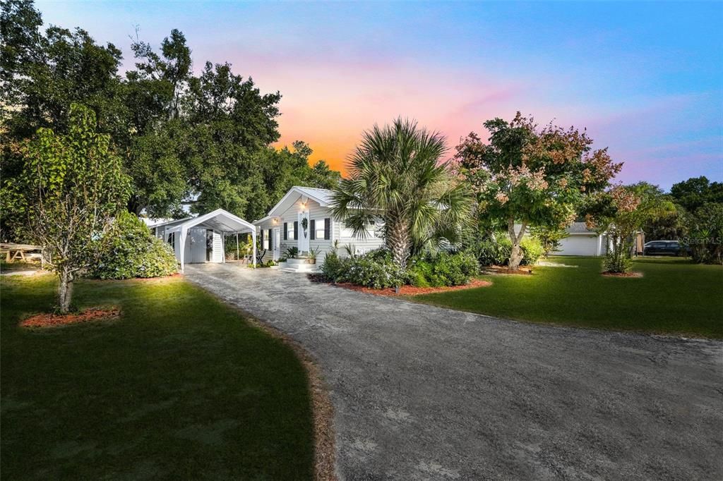 Под контрактом: $179,000 (1 спален, 1 ванн, 732 Квадратных фут)