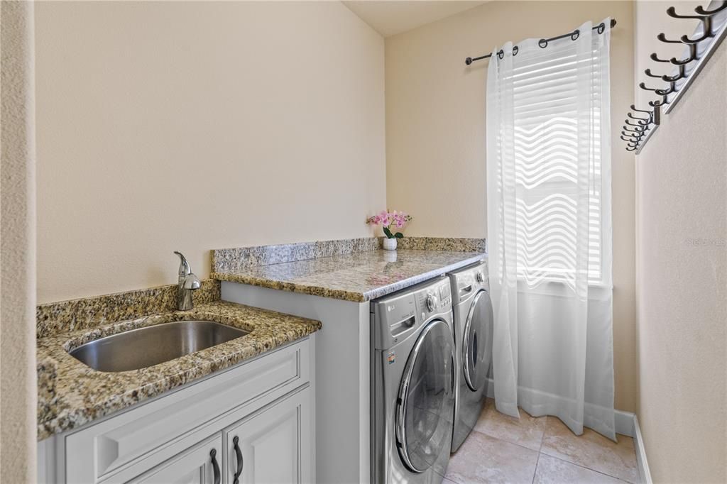 待售: $1,275,000 (4 贝兹, 3 浴室, 2811 平方英尺)