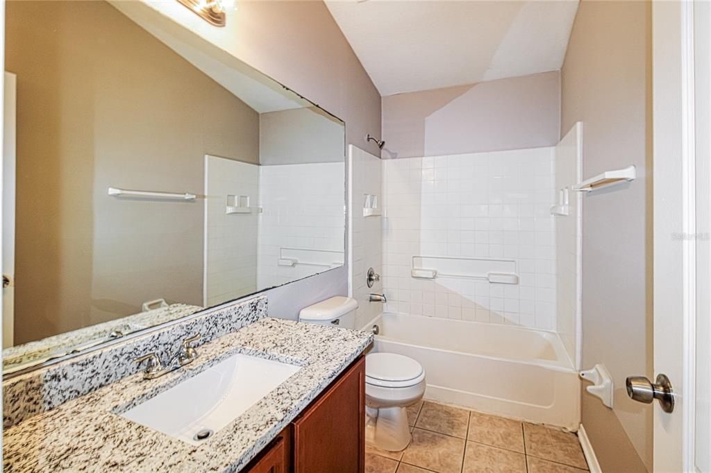 En Venta: $309,000 (4 camas, 2 baños, 1671 Pies cuadrados)