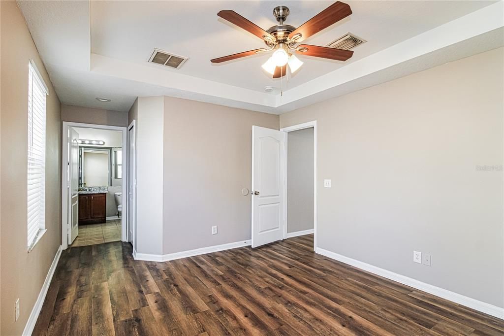 En Venta: $309,000 (4 camas, 2 baños, 1671 Pies cuadrados)