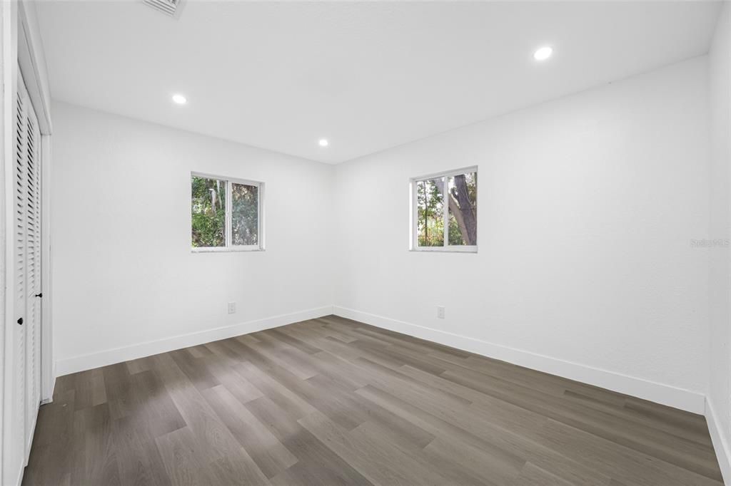 待售: $575,000 (5 贝兹, 3 浴室, 2568 平方英尺)