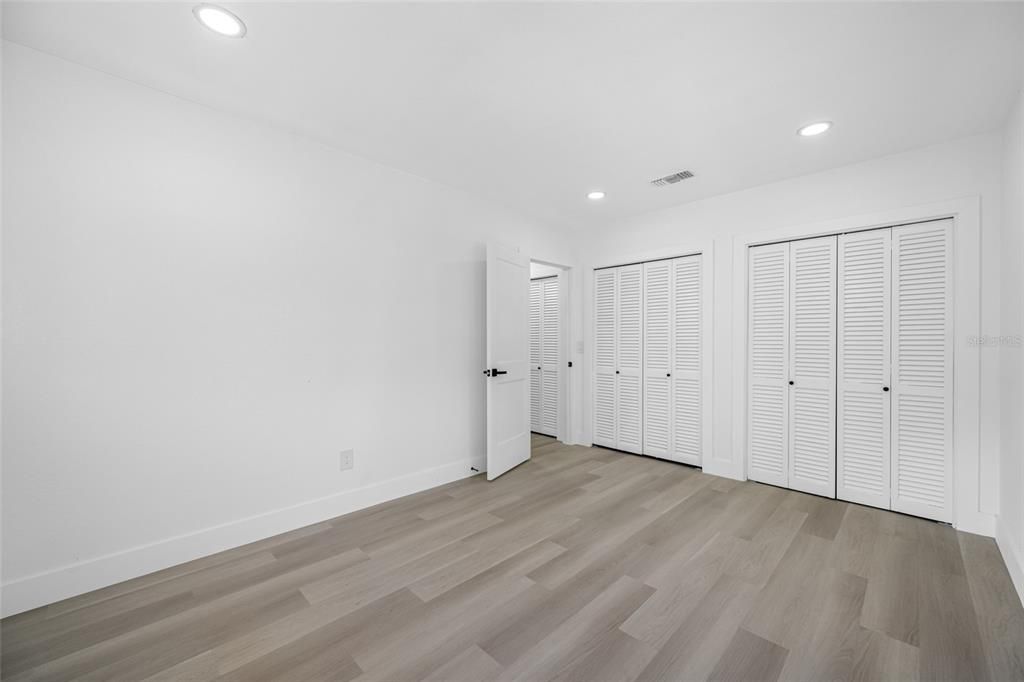 待售: $575,000 (5 贝兹, 3 浴室, 2568 平方英尺)