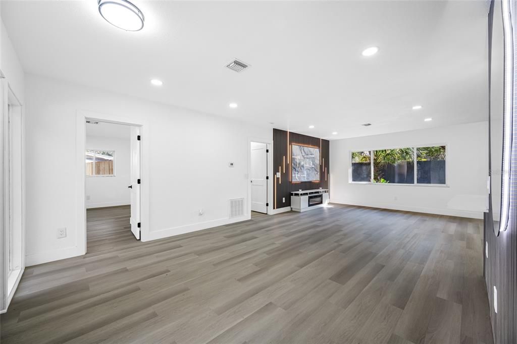 待售: $575,000 (5 贝兹, 3 浴室, 2568 平方英尺)