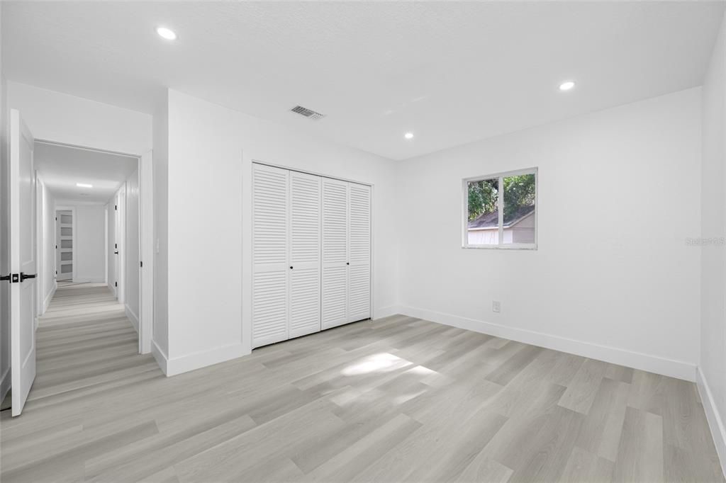 待售: $575,000 (5 贝兹, 3 浴室, 2568 平方英尺)