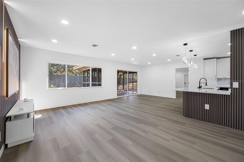 待售: $575,000 (5 贝兹, 3 浴室, 2568 平方英尺)