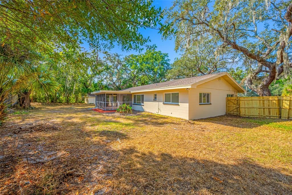 待售: $575,000 (5 贝兹, 3 浴室, 2568 平方英尺)