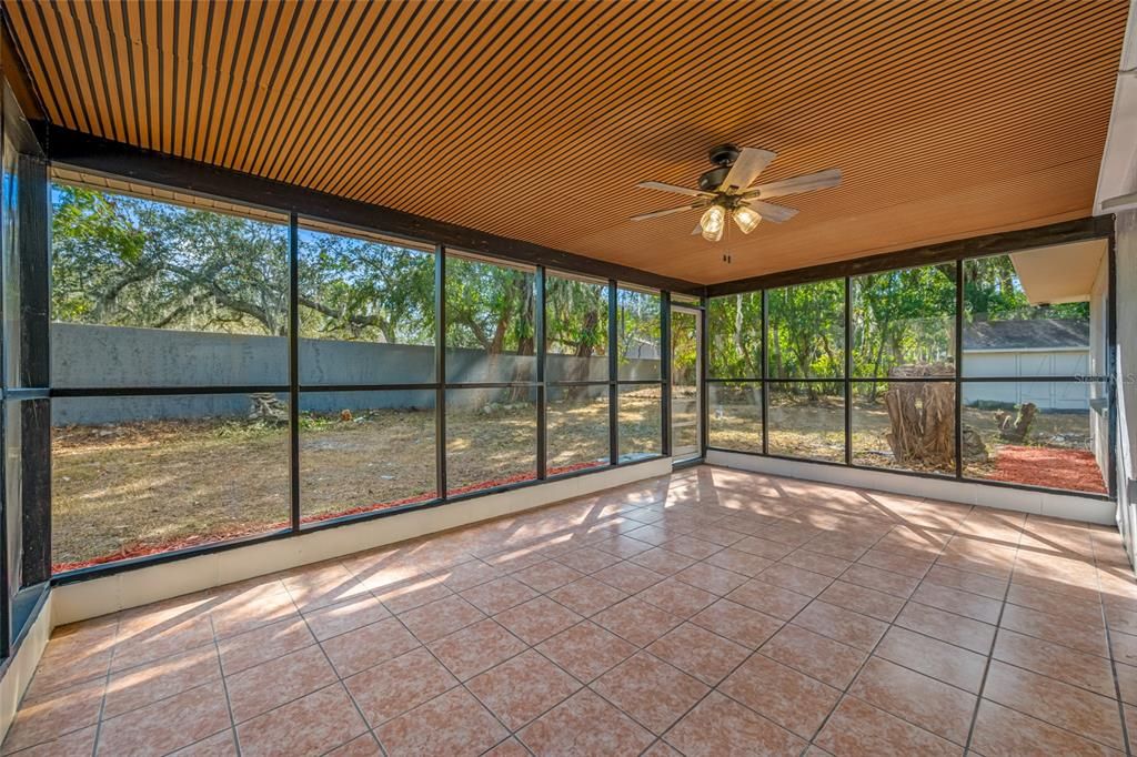 待售: $575,000 (5 贝兹, 3 浴室, 2568 平方英尺)