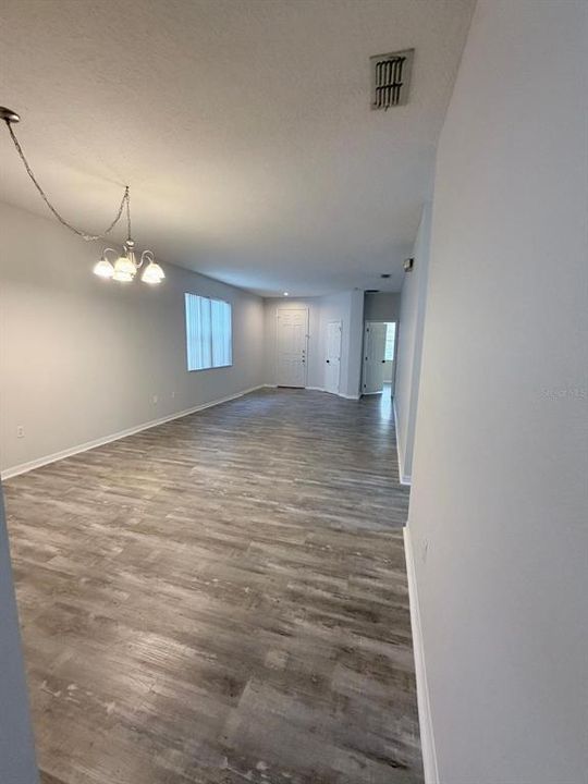 出租: $2,200 (4 贝兹, 3 浴室, 1960 平方英尺)