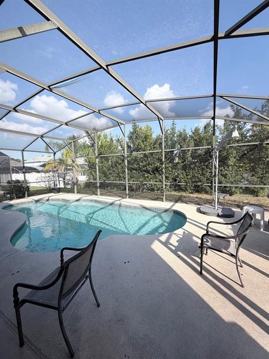 出租: $2,200 (4 贝兹, 3 浴室, 1960 平方英尺)