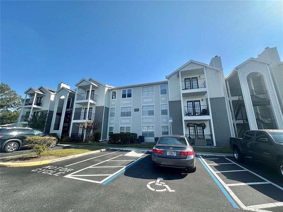 For Rent: $1,395 (2 beds, 1 baths, 810 Square Feet)