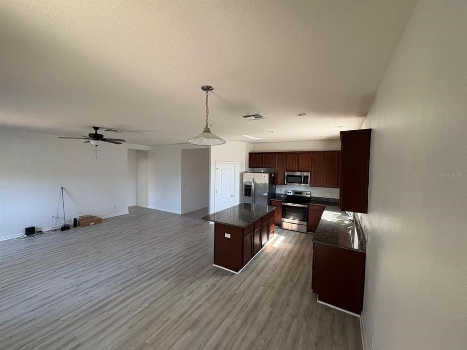 For Rent: $2,400 (4 beds, 2 baths, 1859 Square Feet)